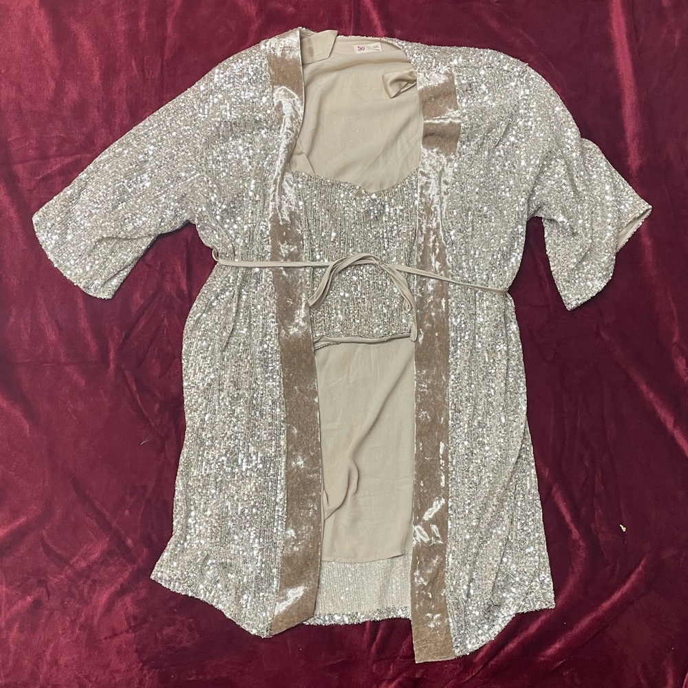 Sz Md Champagne Sequin 2 Piece Top Set (Worn Once) ✨